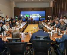  governador Carlos Massa Ratinho Junior anunciou nesta terça-feira (07) um pacote bilionário de investimentos em infraestrutura em diversas regiões do Paraná. 