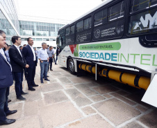 Apresentação do ônibus a gás