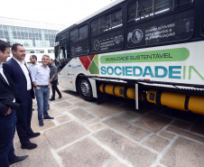 Apresentação do ônibus a gás