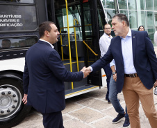 Apresentação do ônibus a gás