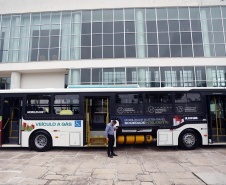 Apresentação do ônibus a gás