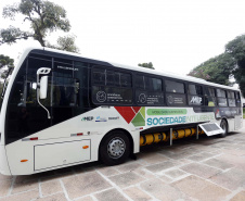 Apresentação do ônibus a gás