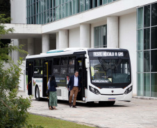 Apresentação do ônibus a gás