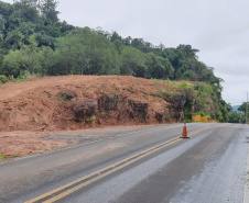 Contenção de rochas em União da Vitória avança com chegada de maquinário 