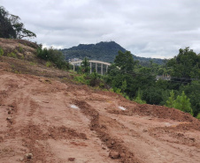 Contenção de rochas em União da Vitória avança com chegada de maquinário 