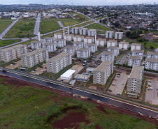 Governador entrega 200 moradias e títulos de propriedade a famílias de Cascavel