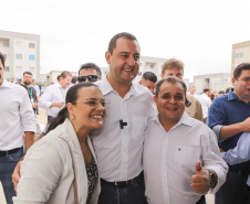 Governador entrega 200 moradias e títulos de propriedade a famílias de Cascavel