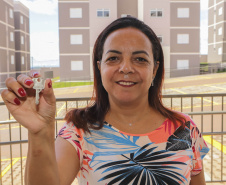 Londrina, 25 de fevereiro de 2023 - Entrega das chaves do Residencial Solar di Ravello, com familias contempladas pelo programa Casa Fácil.