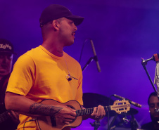 SHOWS