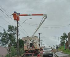 Defesa Civil vai distribuir telhas para Nova Laranjeiras; Copel recupera a rede elétrica