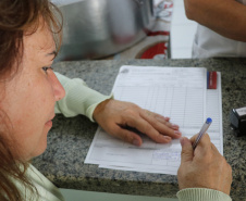 Governo Estadual e Fundepar compram 33 mil unidades de  gás para colégios da rede estadual de ensino.