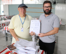 Governo Estadual e Fundepar compram 33 mil unidades de  gás para colégios da rede estadual de ensino.