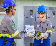 Força de trabalho feminina se destaca na expansão da Rede Elétrica Inteligente