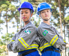 Força de trabalho feminina se destaca na expansão da Rede Elétrica Inteligente