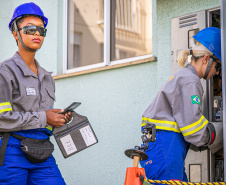 Força de trabalho feminina se destaca na expansão da Rede Elétrica Inteligente