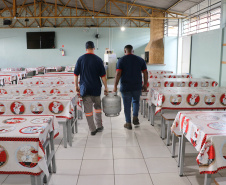 Governo Estadual e Fundepar compram 33 mil unidades de  gás para colégios da rede estadual de ensino.