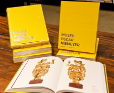 Lançamento do livro do Museu Oscar Niemeyer reúne artistas, curadores e patronos da instituição