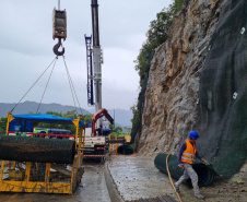 Obra do DER no km 41 da BR-277 chega a 70% de execução neste final de semana 