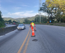 DER está concluindo recuperação da encosta da BR-277 no km 41 