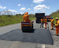 DER/PR recupera rapidamente quedas de barreiras em rodovia nos Campos Gerais