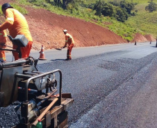 DER/PR recupera rapidamente quedas de barreiras em rodovia nos Campos Gerais