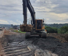 DER/PR recupera rapidamente quedas de barreiras em rodovia nos Campos Gerais