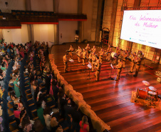 No Dia da Mulher, o governo do Paraná, por meio da Escola de Gestão, realizou homenagem no Canal da Música.