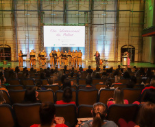 No Dia da Mulher, o governo do Paraná, por meio da Escola de Gestão, realizou homenagem no Canal da Música.