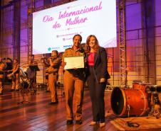 No Dia da Mulher, o governo do Paraná, por meio da Escola de Gestão, realizou homenagem no Canal da Música.