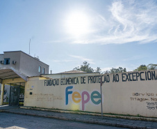 Aluna de 36 anos, portadora de Síndrome de Down, dá lição de solidariedade em instituição parceira da Seed