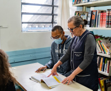 Atividade simula censo habitacional e ensina lição de cidadania em escola da rede estadual, em Curitiba