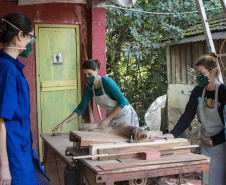 Com foco na preservação ambiental e cultural, IAT permite exploração da Caxeta por fandangueiros