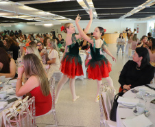 A primeira-dama do Paraná, Luciana Saito Massa, presidiu nesta terça-feira (21) o II Encontro das Primeiras-Damas do Paraná — A Força da Mulher Paranaense, no Museu Oscar Niemeyer, em Curitiba. 