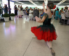 A primeira-dama do Paraná, Luciana Saito Massa, presidiu nesta terça-feira (21) o II Encontro das Primeiras-Damas do Paraná — A Força da Mulher Paranaense, no Museu Oscar Niemeyer, em Curitiba. 