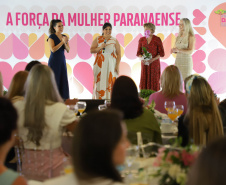 A primeira-dama do Paraná, Luciana Saito Massa, presidiu nesta terça-feira (21) o II Encontro das Primeiras-Damas do Paraná — A Força da Mulher Paranaense, no Museu Oscar Niemeyer, em Curitiba. 