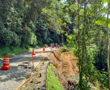 Estrada da Graciosa tem frentes de trabalho em quatro quilômetros