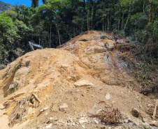 Estrada da Graciosa tem frentes de trabalho em quatro quilômetros