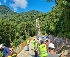 Estrada da Graciosa tem frentes de trabalho em quatro quilômetros