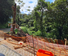 Estrada da Graciosa tem frentes de trabalho em quatro quilômetros