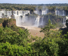 Fomento Paraná recebe mais R$ 23 milhões para financiar empresas do setor de turismo