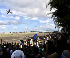 Porto de Paranaguá celebra 88 anos com passeio ciclístico e show da Esquadrilha da Fumaça