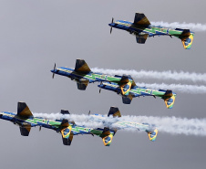 Porto de Paranaguá celebra 88 anos com passeio ciclístico e show da Esquadrilha da Fumaça