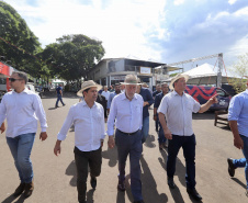 Darci Piana exalta importância da agroindústria do Paraná durante visita à ExpoUmuarama