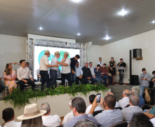 Darci Piana exalta importância da agroindústria do Paraná durante visita à ExpoUmuarama