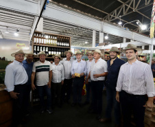 Darci Piana exalta importância da agroindústria do Paraná durante visita à ExpoUmuarama