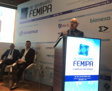 Saúde participa de seminário para alinhar e qualificar estratégias de assistência à saúde no Paraná