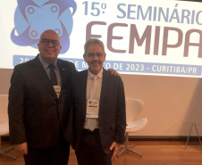 Saúde participa de seminário para alinhar e qualificar estratégias de assistência à saúde no Paraná