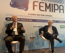 Saúde participa de seminário para alinhar e qualificar estratégias de assistência à saúde no Paraná