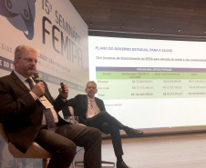 Saúde participa de seminário para alinhar e qualificar estratégias de assistência à saúde no Paraná