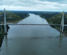 Ponte - Solda da via de rolamento da Plataforma de Inspeção e Manutenção da Ponte